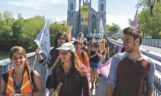 Protesters march through Trois Rivieres